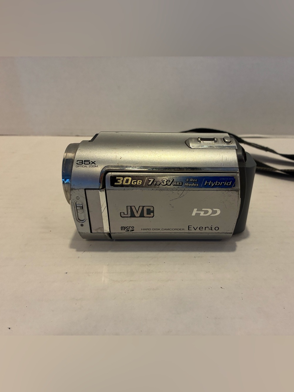 JVC Everio GZ-MG330HU Camcorder 35x Zoom 30GB HDD MicroSD Silver Charger TESTED.